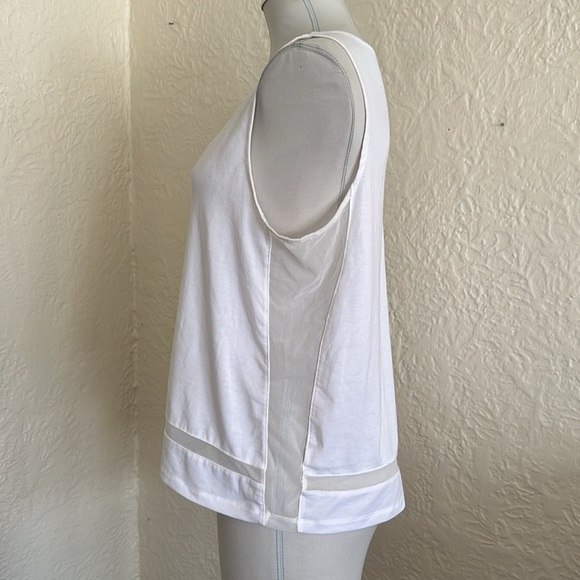 Athleta Essence Mesh Trim Tank Top White Medium Activewear Workout Fitness - Picture 3 of 8